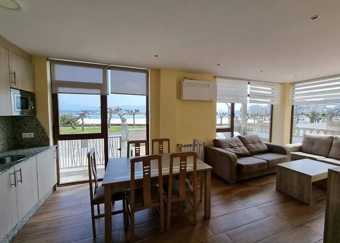 Playa Rapadoira - Bajos Con Terraza Апартаменты *